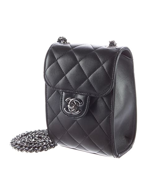 chanel small crossbody purse